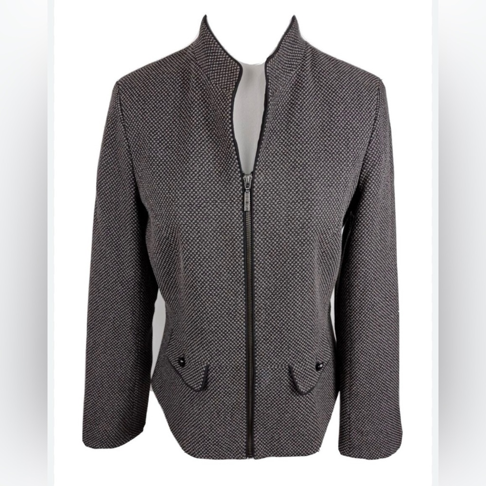 John Meyer collection women’s size 22W front‎ zip jacket, black, and white color
